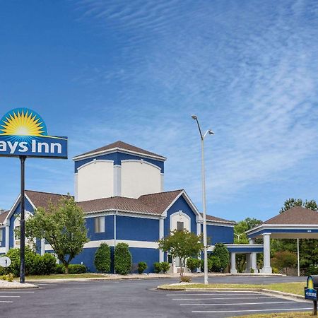 Days Inn By Wyndham Louisburg Exterior foto